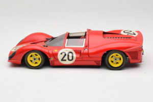 Ferrari 330 P4 #20 Rdeč 1967 Revell 1:18 48822-P1 Kovina – slika 4 od 8