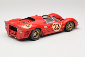 Ferrari 330 P4 #23 L. Bandini / C. Amon 24 Hours of Daytona Winner 1967 Revell 1:18 48833 Kovina – slika 3 od 8