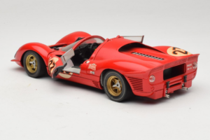 Ferrari 330 P4 #23 L. Bandini / C. Amon 24 Hours of Daytona Winner 1967 Revell 1:18 48833 Kovina – slika 5 od 8