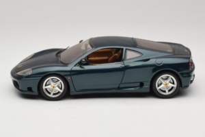 Ferrari 360 Modena Temno Zelena Metalik Bburago 1:18 3358-G2 Kovina – slika 3 od 7