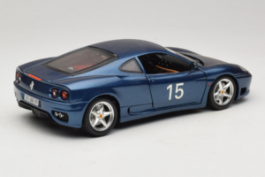 Ferrari 360 Modena #15 Omejena Izdaja Moder Metalik Bburago 1:18 3358-F1 Kovina – slika 3 od 8