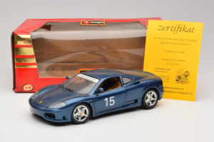 Ferrari 360 Modena #15 Omejena Izdaja Moder Metalik Bburago 1:18 3358-F1 Kovina – slika 8 od 8