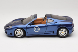 Ferrari 360 Modena Targa Omejena Izdaja 333 kos Vijoličen Metalik Bburago 1:18 3348-F1 Kovina – slika 4 od 8