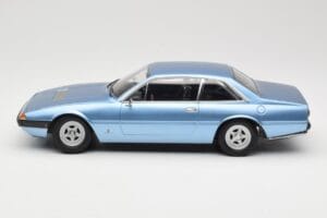 Ferrari 365 GT4 2+2 Modra KK-Scale 1:18 KKDC180162 Kovina – slika 3 od 6
