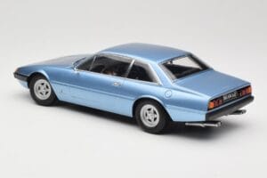 Ferrari 365 GT4 2+2 Modra KK-Scale 1:18 KKDC180162 Kovina – slika 5 od 6