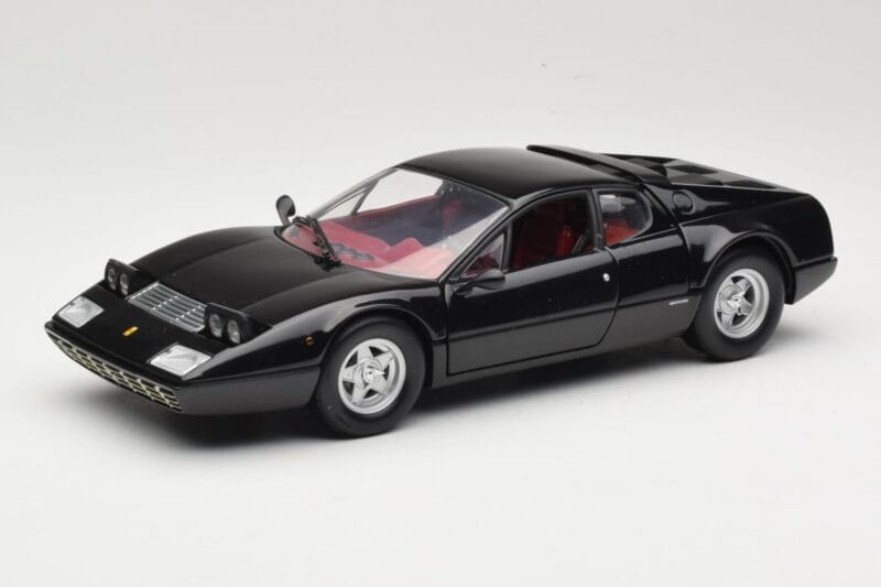 Ferrari 365 GT4/BB Črn Kyosho 1:18 08173K Kovina
