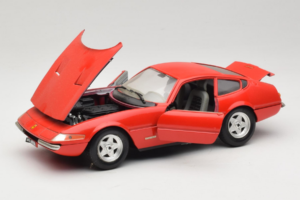 Ferrari 365 GTB/4 Daytona Rdeč Techno Giodi 1:18 40011-P2 Kovina – slika 2 od 8