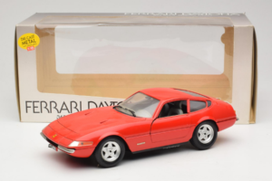 Ferrari 365 GTB/4 Daytona Rdeč Techno Giodi 1:18 40011-P2 Kovina – slika 8 od 8
