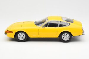 Ferrari 365 GTB/4 Daytona Rumen Kyosho 1:18 08162Y Kovina – slika 4 od 8