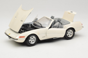 Ferrari 365 GTS/4 Spider Bel Techno Giodi 1:18 40028 Kovina – slika 2 od 8