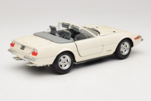Ferrari 365 GTS/4 Spider Bel Techno Giodi 1:18 40028 Kovina – slika 3 od 8