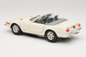 Ferrari 365 GTS/4 Spider Bel Techno Giodi 1:18 40028 Kovina – slika 7 od 8