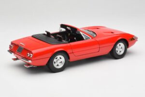 Ferrari 365 GTS Rdeč Solido 1:18 8017 Kovina – slika 3 od 8