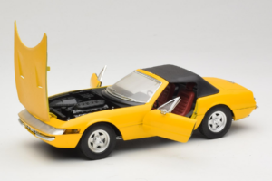 Ferrari 365 GTS Rumen S Črno Streho Solido 1:18 8018 Kovina – slika 2 od 8