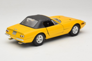 Ferrari 365 GTS Rumen S Črno Streho Solido 1:18 8018 Kovina – slika 3 od 8