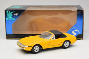 Ferrari 365 GTS Rumen S Črno Streho Solido 1:18 8018 Kovina – slika 8 od 8