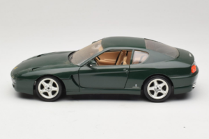 Ferrari 456 GT Temno Zelen Bburago 1:18 3046-GR1 Kovina – slika 4 od 8