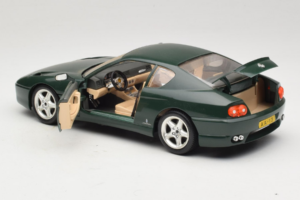 Ferrari 456 GT Temno Zelen Bburago 1:18 3046-GR1 Kovina – slika 5 od 8