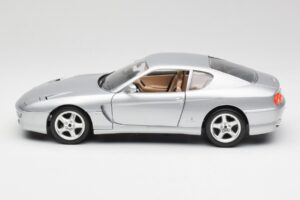 Ferrari 456 GT Srebrn Bburago 1:18 3036-M2 Kovina – slika 4 od 8