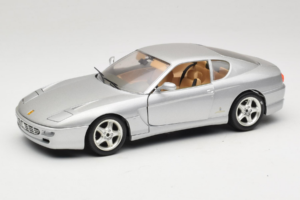 Ferrari 456 GT Srebrn Bburago 1:18 3336-S1 Kovina