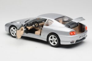 Ferrari 456 GT Srebrn Bburago 1:18 3036-M2 Kovina – slika 5 od 8