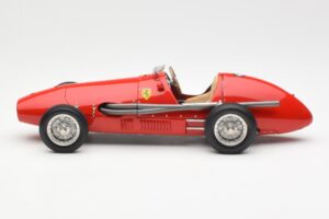 Ferrari 500 F2 #1 A. Ascari F1 Double World Champion 1952-1953 CMC 1:18 M-056 Kovina – slika 3 od 6