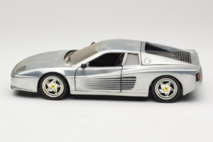 Ferrari 512M Chrome Silver Hot Wheels 1:18 25739 Kovina – slika 4 od 8