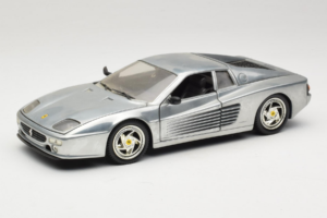 Ferrari 512M Chrome Silver Hot Wheels 1:18 25739 Kovina