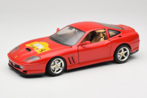 Ferrari 550 Maranello 22 Jahre Ferrari Model Club Rdeč Bburago 1:18 3064-P2 Kovina