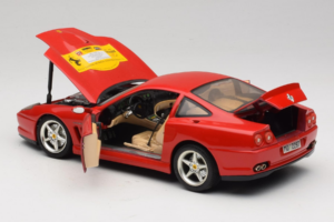 Ferrari 550 Maranello 22 Jahre Ferrari Model Club Rdeč Bburago 1:18 3064-P2 Kovina – slika 5 od 8