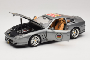 Ferrari 550 Maranello 25 Ferrari Model Club Srebrna Bburago 1:18 3344-S1 Kovina – slika 2 od 7