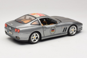 Ferrari 550 Maranello 25 Ferrari Model Club Srebrna Bburago 1:18 3344-S1 Kovina – slika 3 od 7