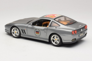 Ferrari 550 Maranello 25 Ferrari Model Club Srebrna Bburago 1:18 3344-S1 Kovina – slika 6 od 7
