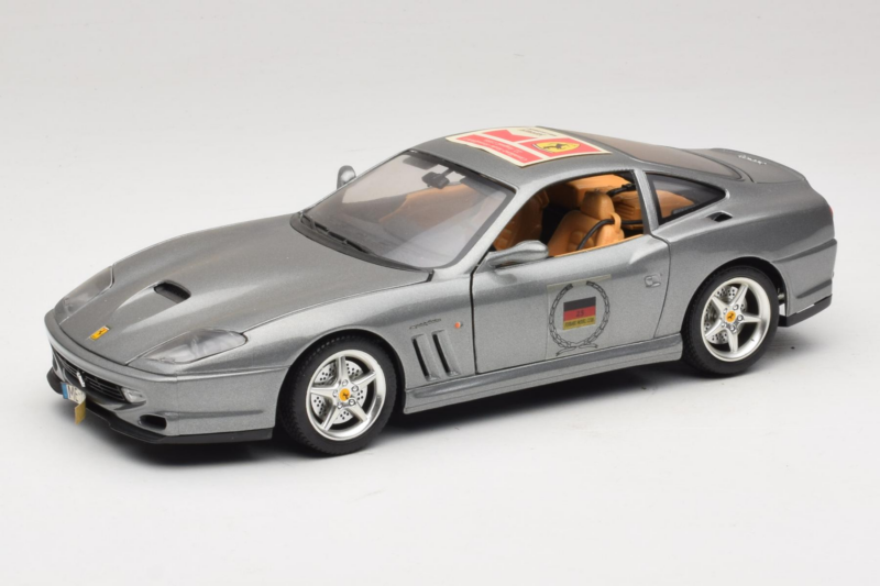 Ferrari 550 Maranello 25 Ferrari Model Club Srebrna Bburago 1:18 3344-S1 Kovina