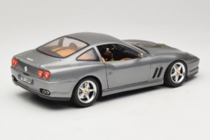 Ferrari 550 Maranello 25 Jahre Ferrari Model Club Srebrna 2. Različica Bburago 1:18 3064-S1 Kovina – slika 3 od 8