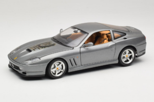 Ferrari 550 Maranello 25 Jahre Ferrari Model Club Srebrna 2. Različica Bburago 1:18 3064-S1 Kovina