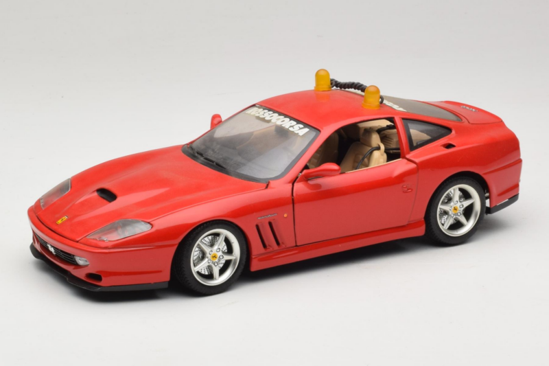 Ferrari 550 Maranello Safety Car Rosso Corsa Bburago 1:18 3064-P1 Kovina