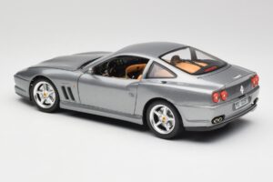 Ferrari 550 Maranello Srebrna Bburago 1:18 3344 Kovina – slika 7 od 8