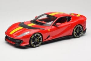 Ferrari 812 Competizione Rosso Corsa Z Rumenimi Črtami Bburago 1:18 18-16915 Kovina