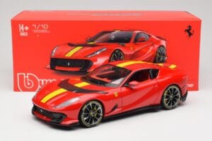 Ferrari 812 Competizione Rosso Corsa Z Rumenimi Črtami Bburago 1:18 18-16915 Kovina – slika 8 od 8