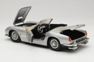 Ferrari California Kabriolet Srebrn Tonka 1:18 01109-S1 Kovina – slika 5 od 8