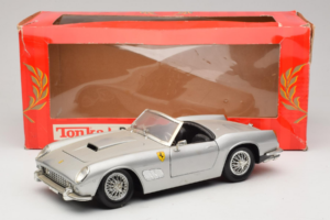 Ferrari California Kabriolet Srebrn Tonka 1:18 01109-S1 Kovina – slika 8 od 8