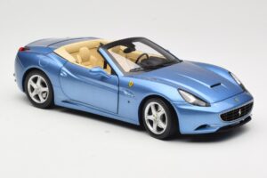 Ferrari California Svetlo Modra Hot Wheels 1:18 N2043 Kovina – slika 6 od 8