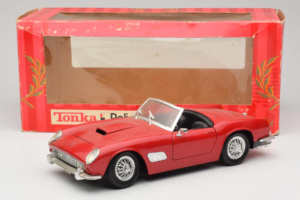 Ferrari California Kabriolet Rdeč Tonka 1:18 01109-P1 Kovina – slika 8 od 8