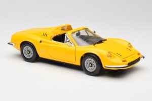 Ferrari Dino 246 GTS Rumen Hot Wheels 1:18 23920 Kovina – slika 6 od 8