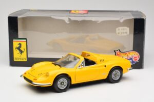 Ferrari Dino 246 GTS Rumen Hot Wheels 1:18 23920 Kovina – slika 8 od 8