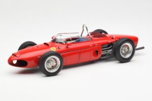 Ferrari Dino 156 Sharknose F1 1961 CMC 1:18 M-078 Kovina