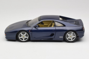 Ferrari F355 Berlinetta Moder Metalik UT Models 1:18 180074020-B1 Kovina – slika 4 od 8