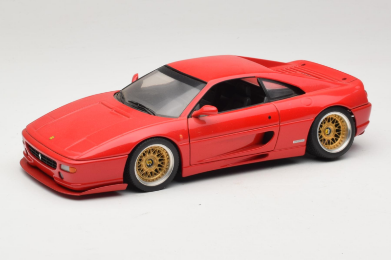 Ferrari F355 Berlinetta Rdeč Z Zlatimi Naročniškimi Platišči UT Models 1:18 180074020-P5 Kovina