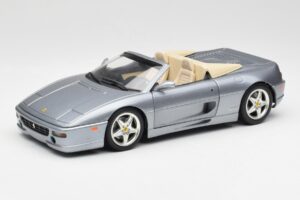 Ferrari F355 Spider Srebrn Hot Wheels 1:18 23907-M1 Kovina